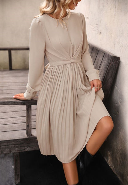 Keyhole Front Twist Waist Pleated Dress