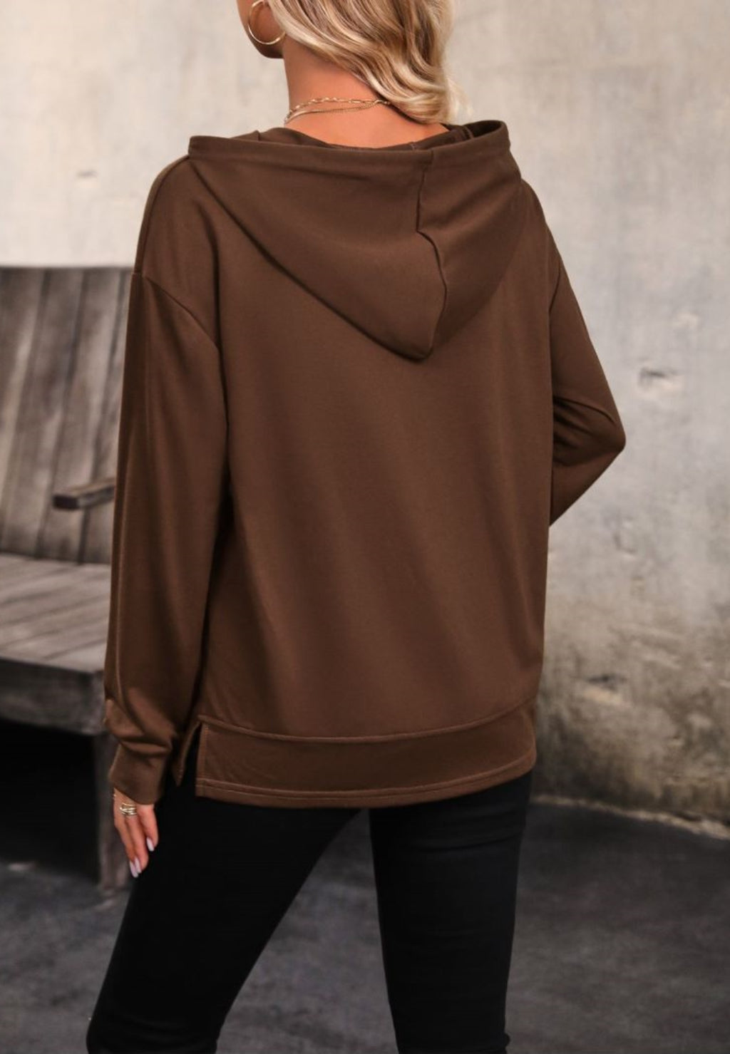 Sudadera clásica con capucha y cordón en contraste
