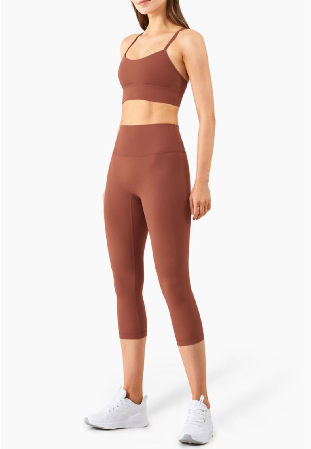 Conjunto deportivo básico de color liso