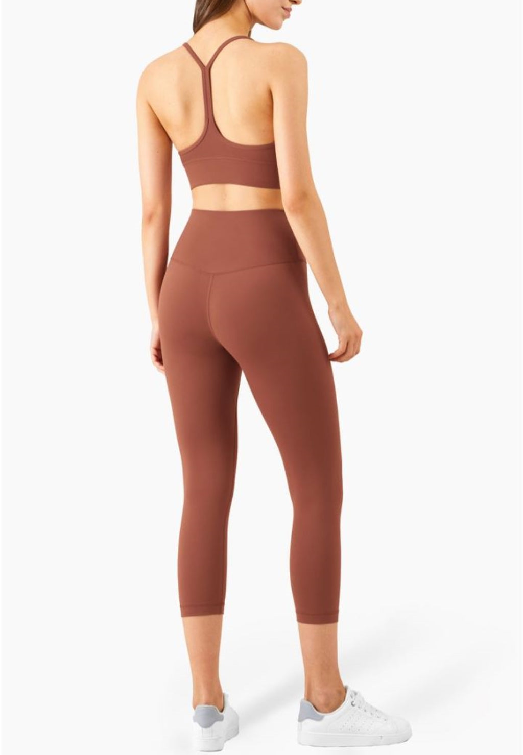 Conjunto deportivo básico de color liso