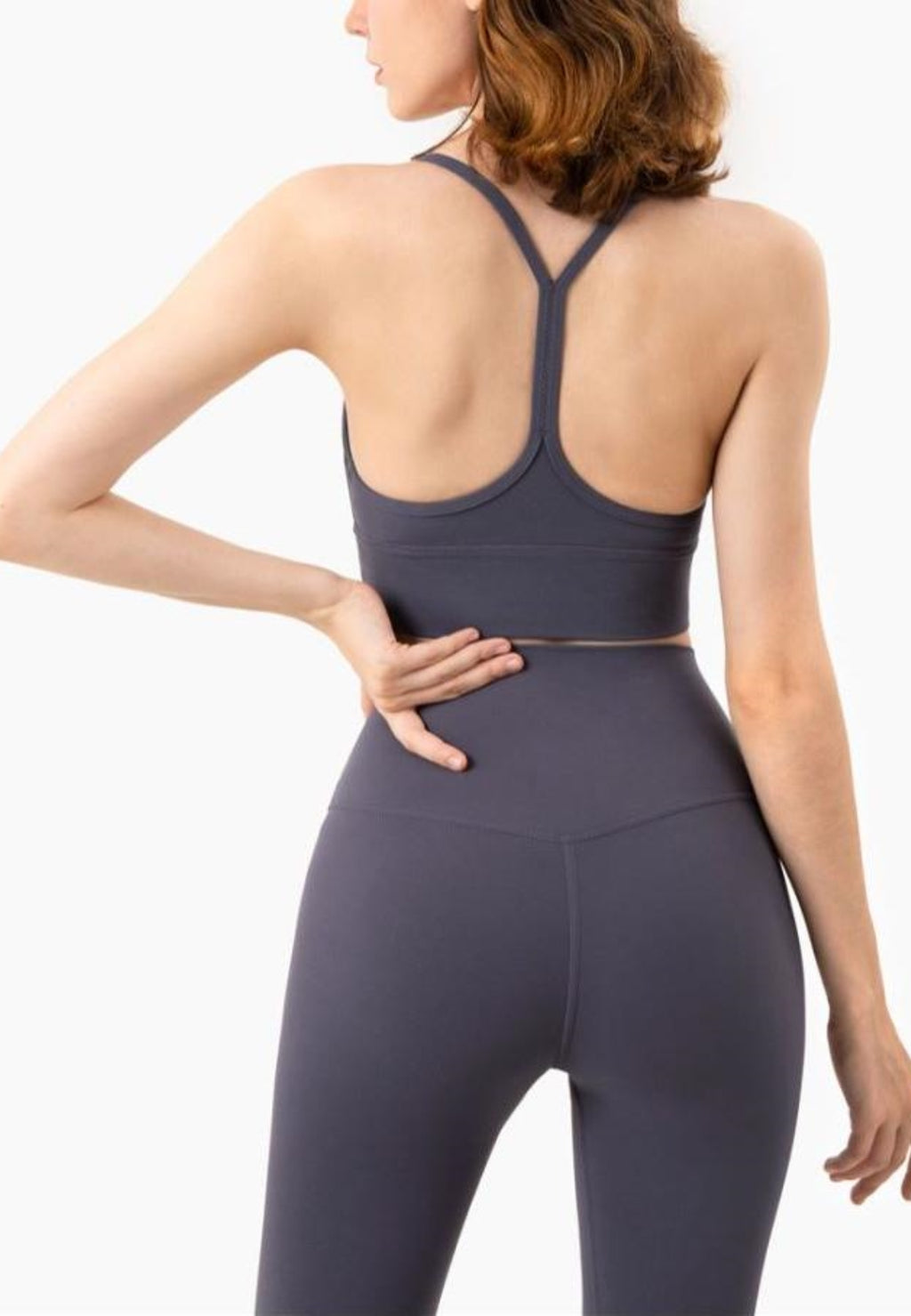 Conjunto deportivo básico de color liso