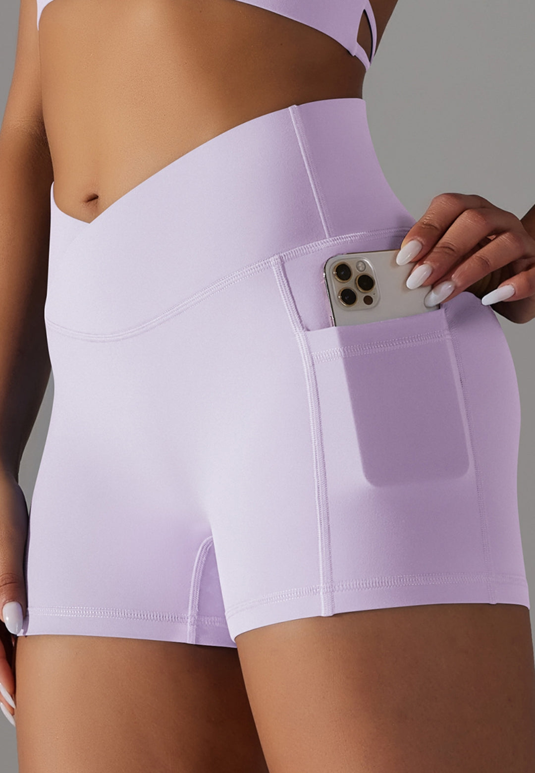 Pantalones cortos con espalda cruzada y cintura en V