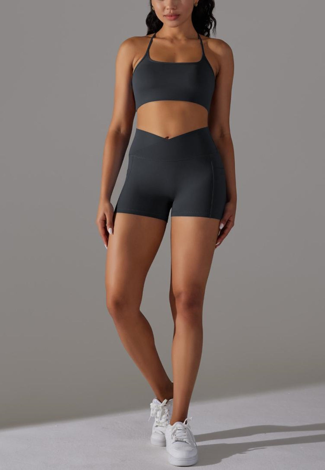 Conjunto deportivo sin espalda en color liso