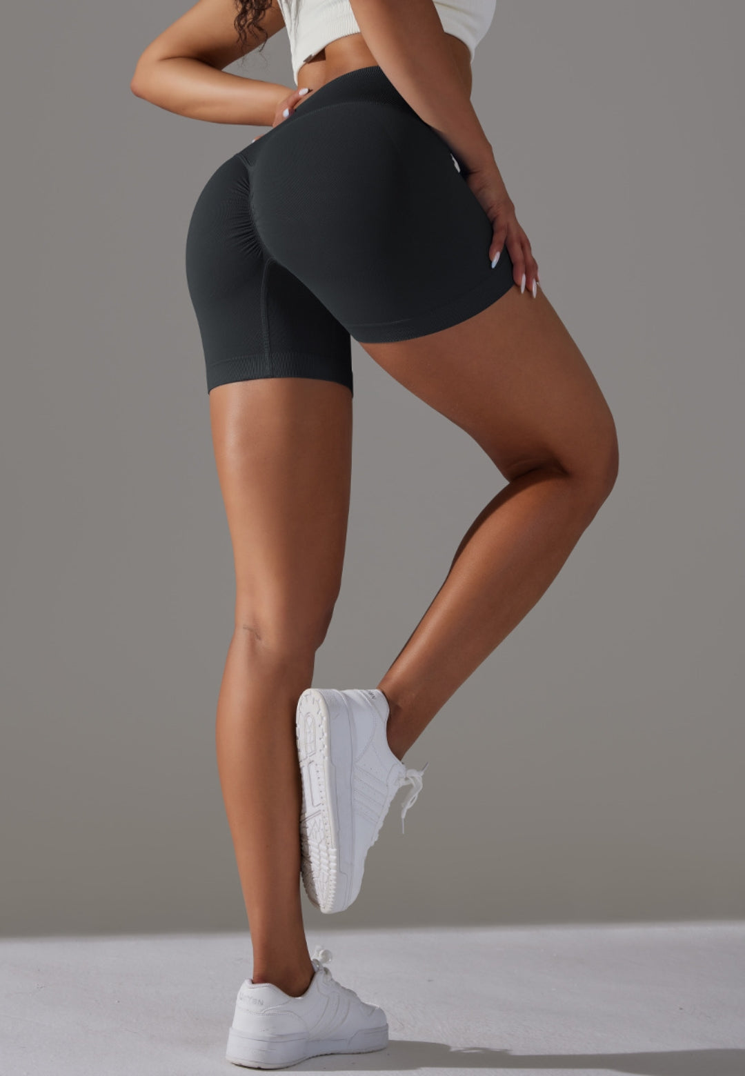 Pantalones cortos con cintura en V y canalé superpuesto