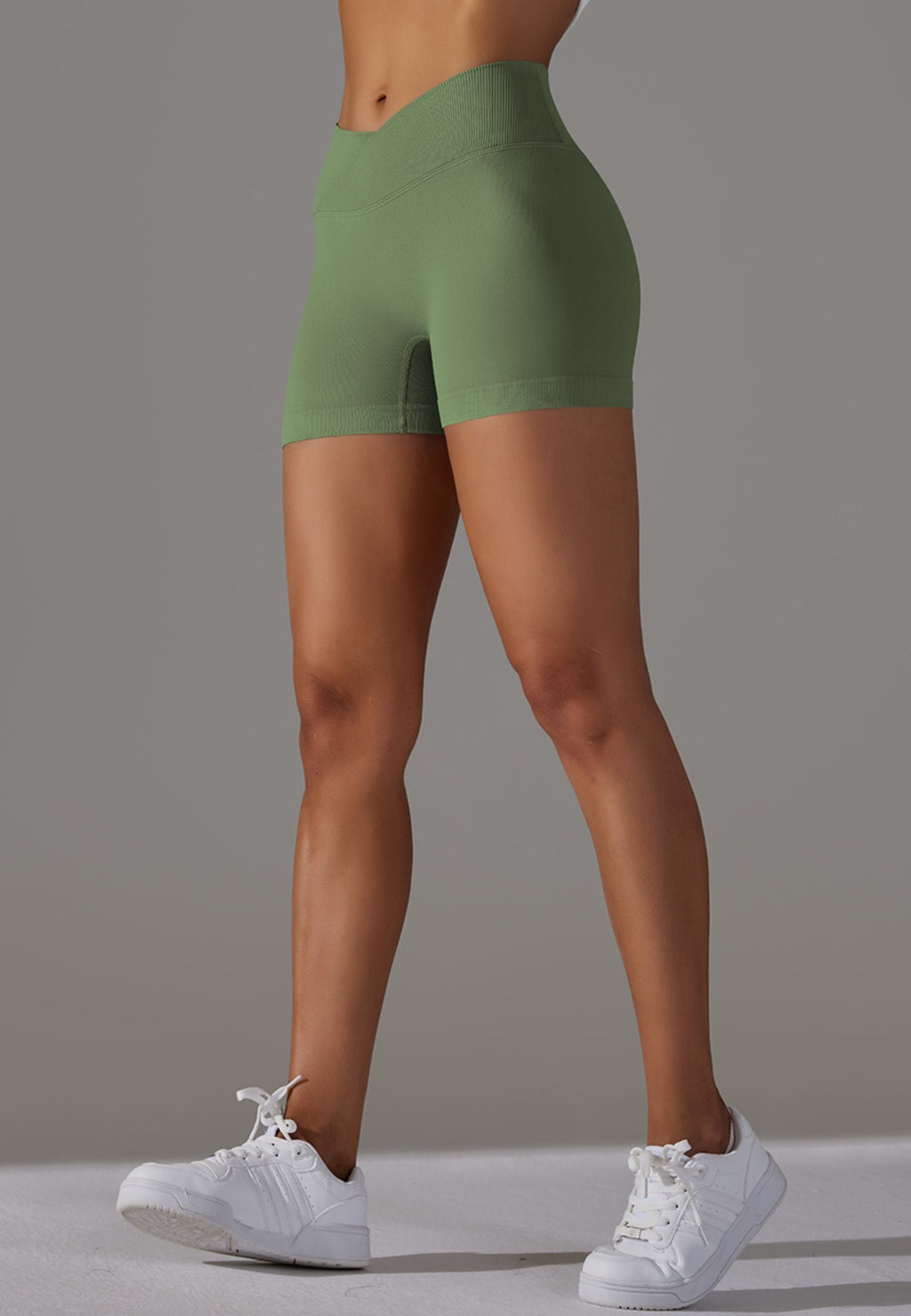 Pantalones cortos con cintura en V y canalé superpuesto