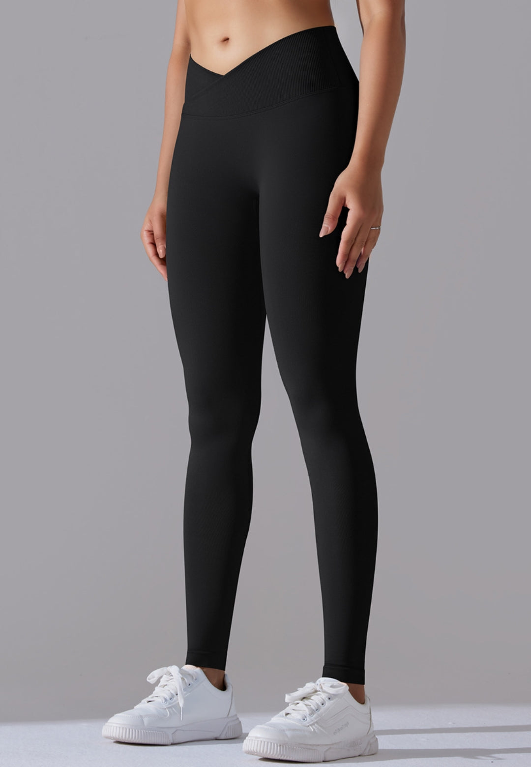 Leggings deportivos con cintura en V y canalé