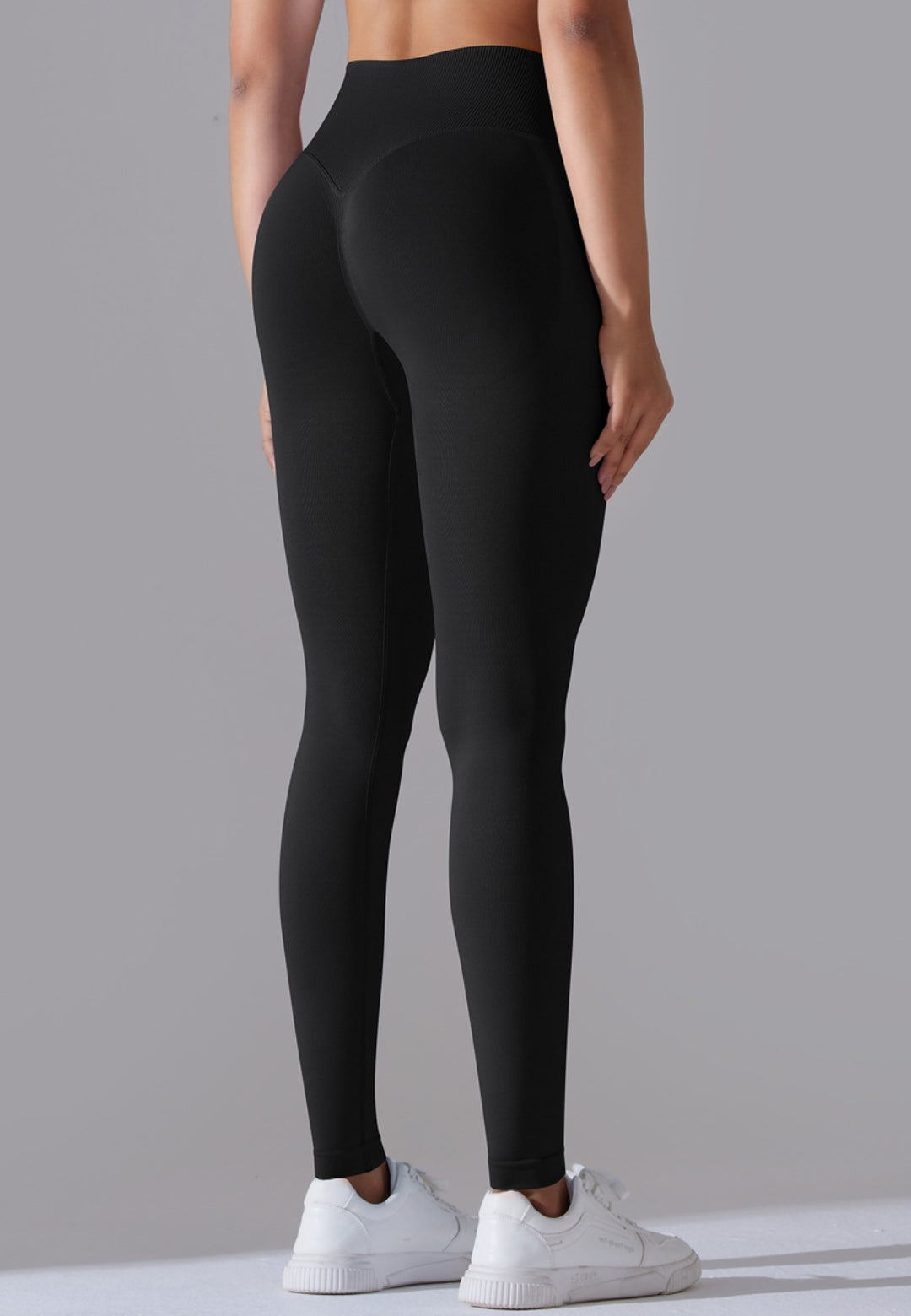 Leggings deportivos con cintura en V y canalé