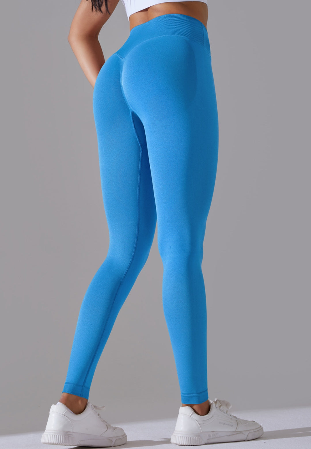 Leggings deportivos con cintura en V y canalé