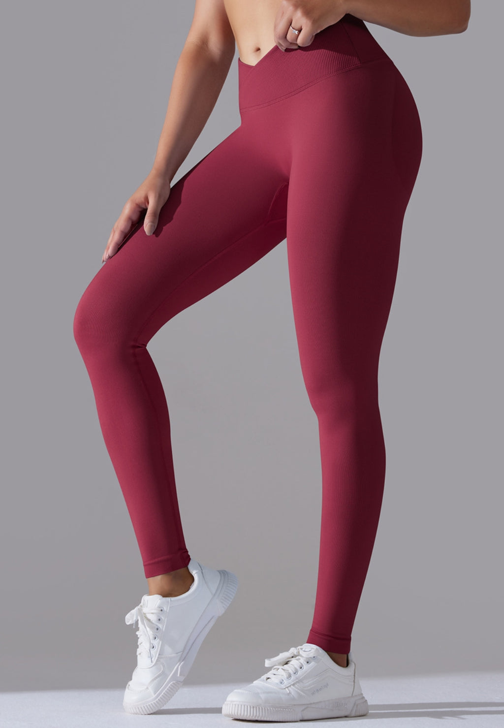 Leggings deportivos con cintura en V y canalé