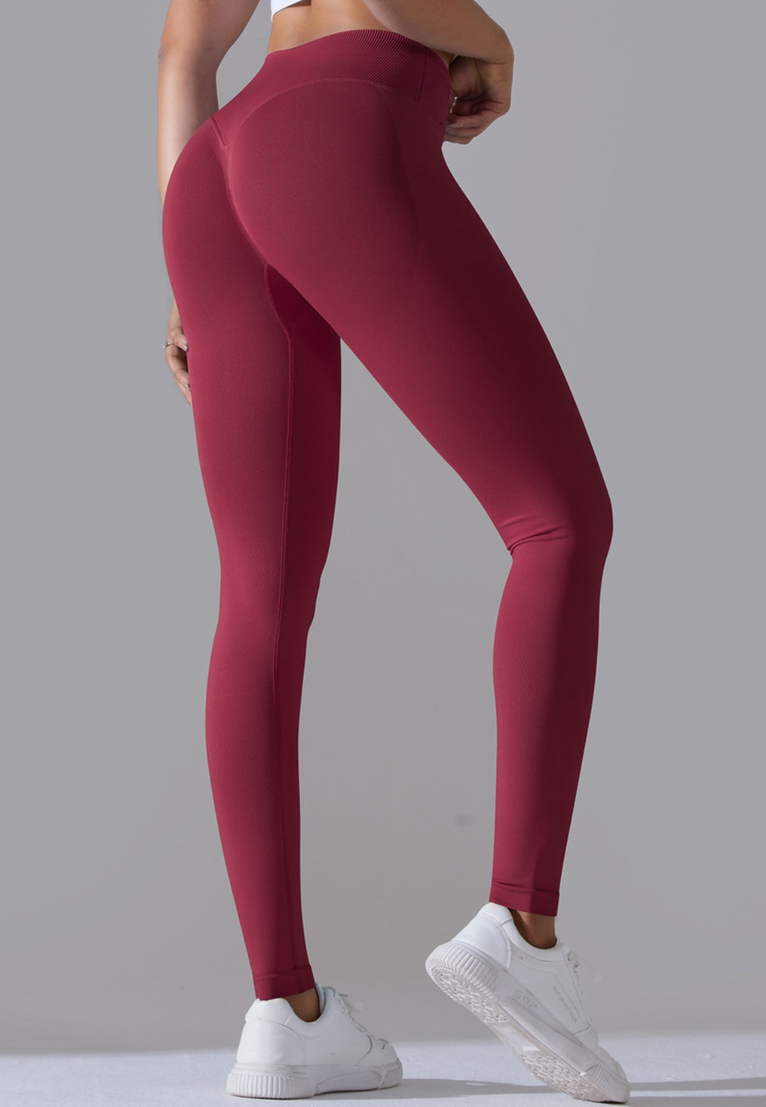Leggings deportivos con cintura en V y canalé
