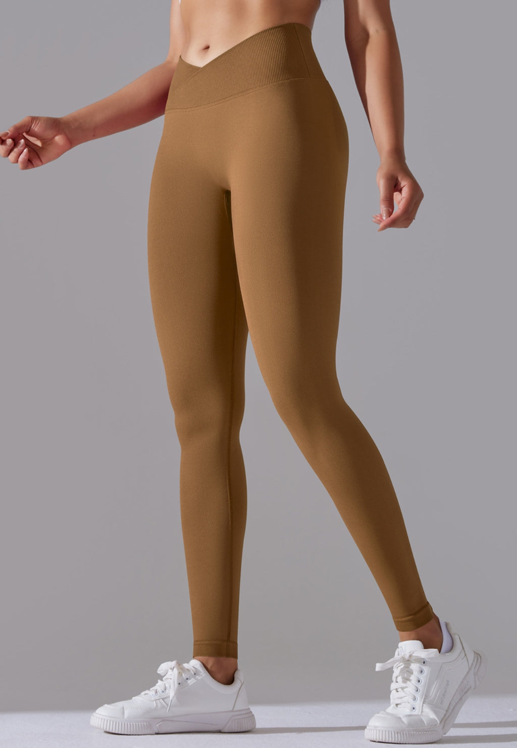 Leggings deportivos con cintura en V y canalé