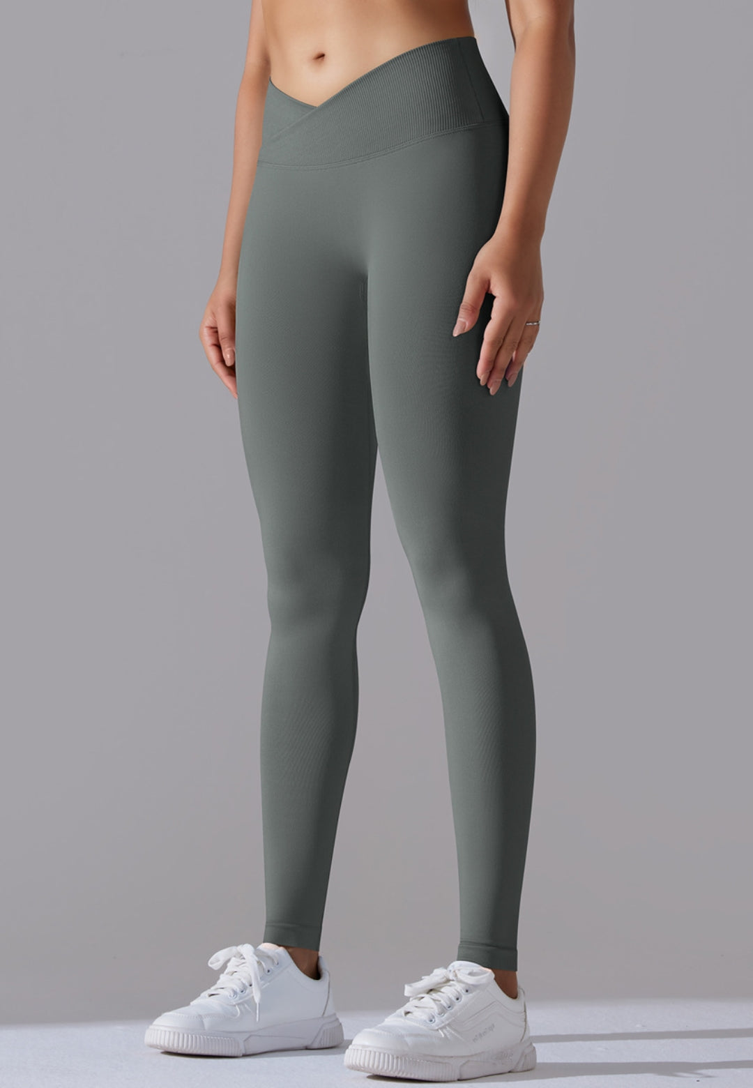Leggings deportivos con cintura en V y canalé