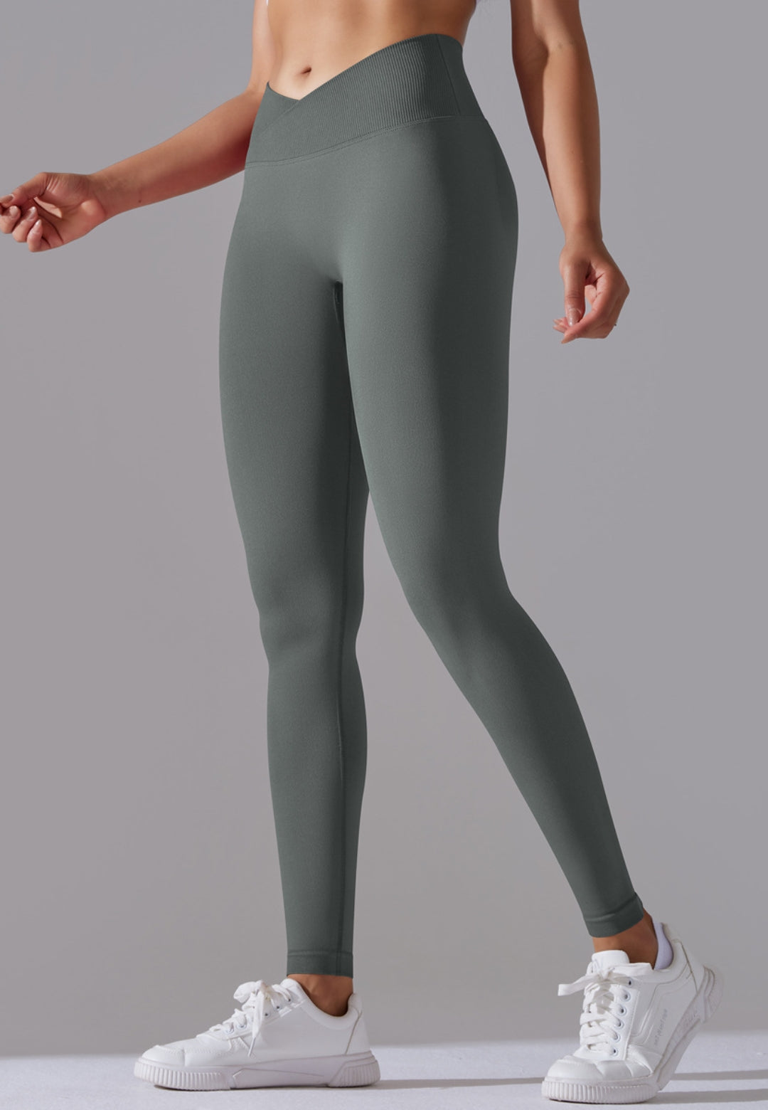 Leggings deportivos con cintura en V y canalé