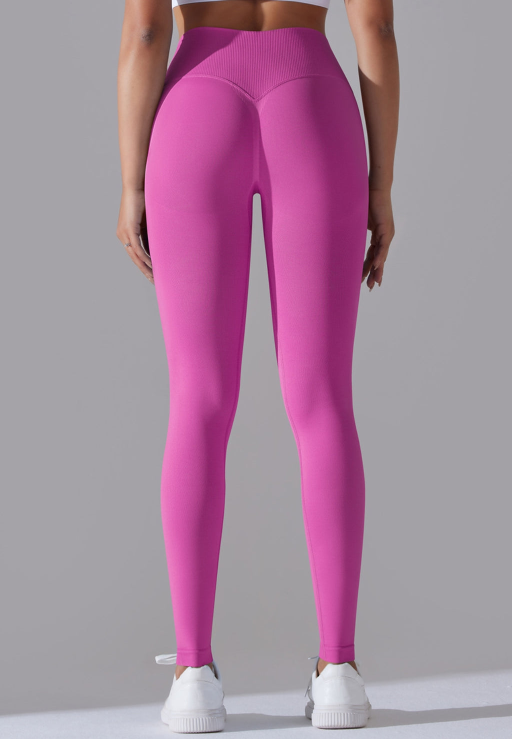 Leggings deportivos con cintura en V y canalé