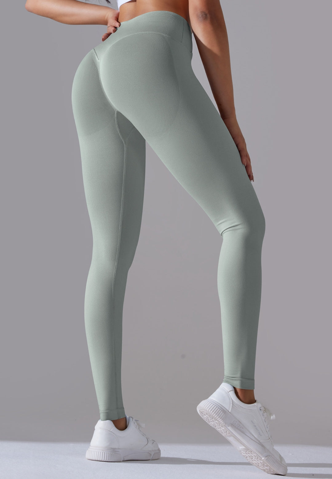 Leggings deportivos con cintura en V y canalé