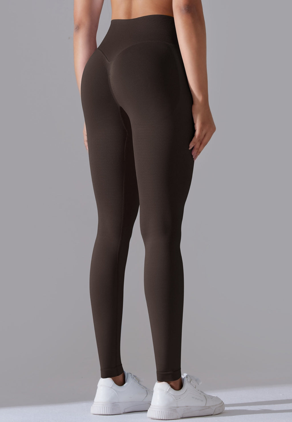 Leggings deportivos con cintura en V y canalé