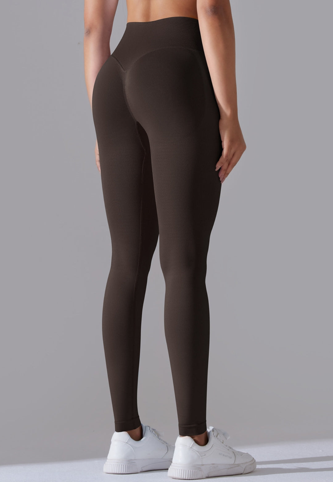 Leggings deportivos con cintura en V y canalé