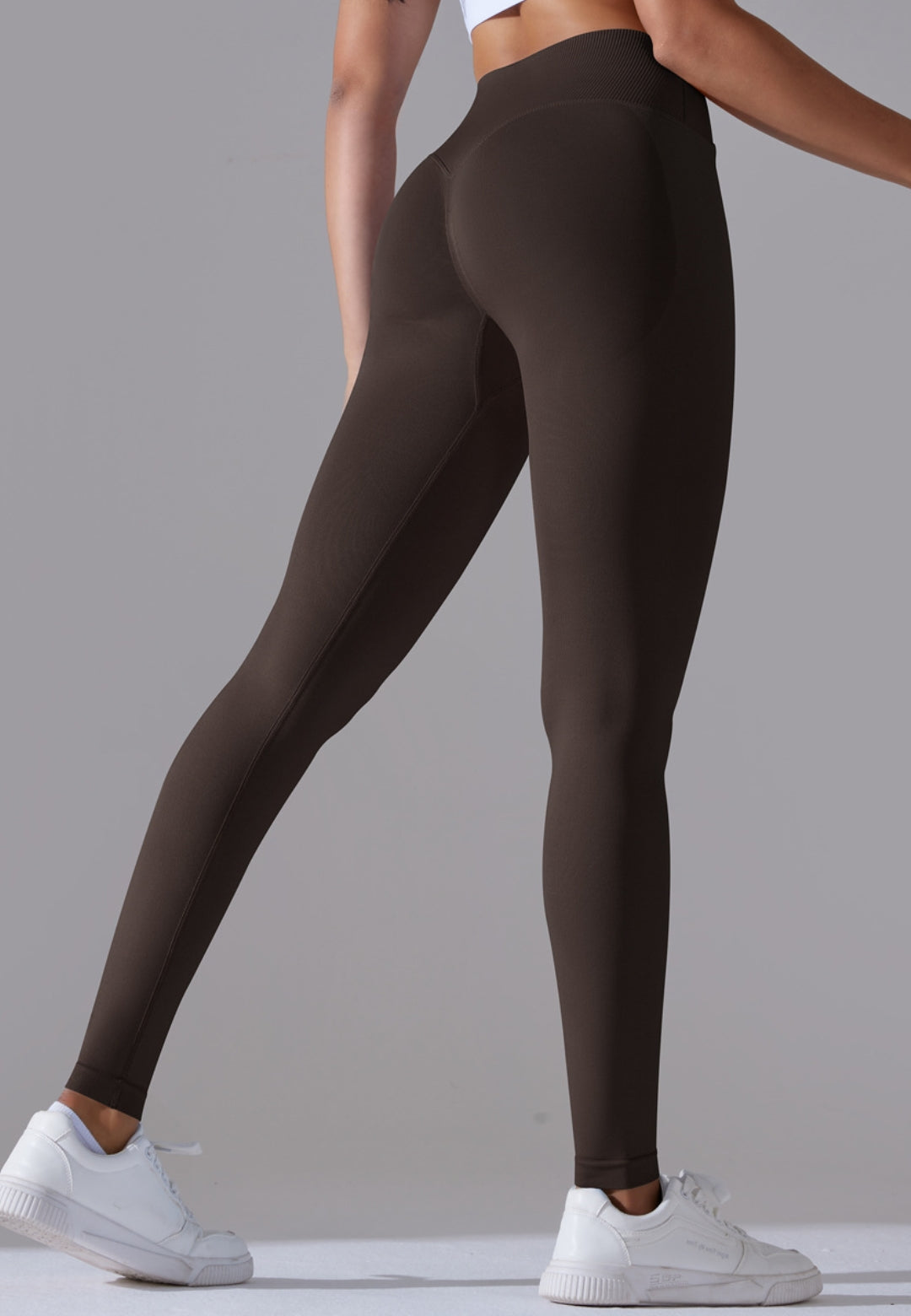 Leggings deportivos con cintura en V y canalé