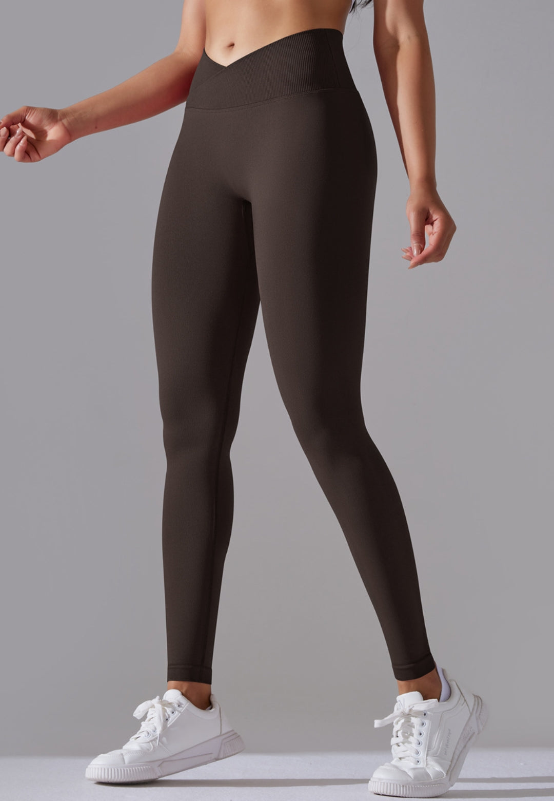Leggings deportivos con cintura en V y canalé
