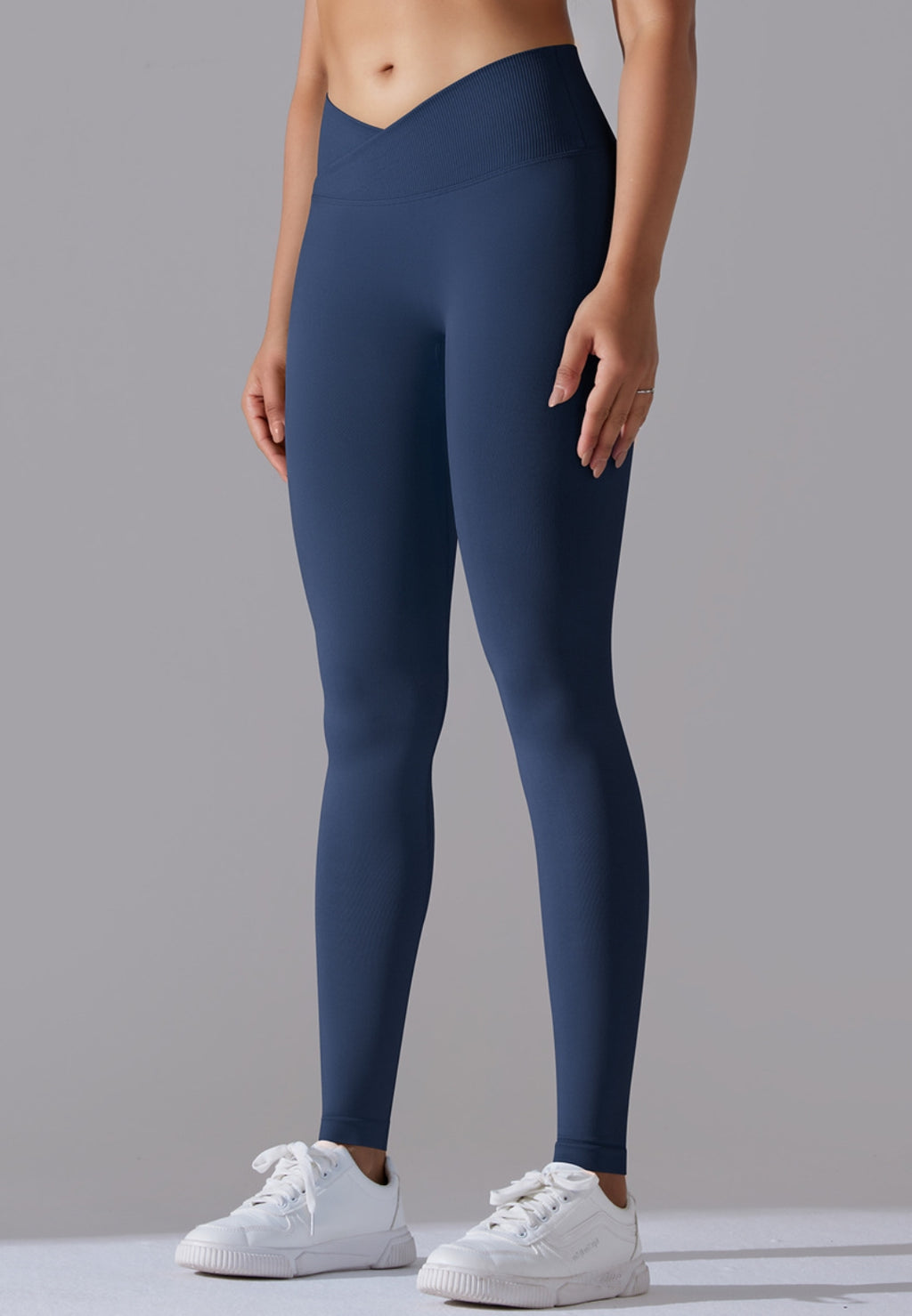 Leggings deportivos con cintura en V y canalé