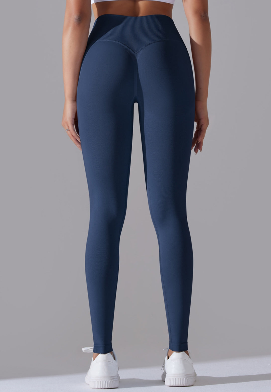 Leggings deportivos con cintura en V y canalé