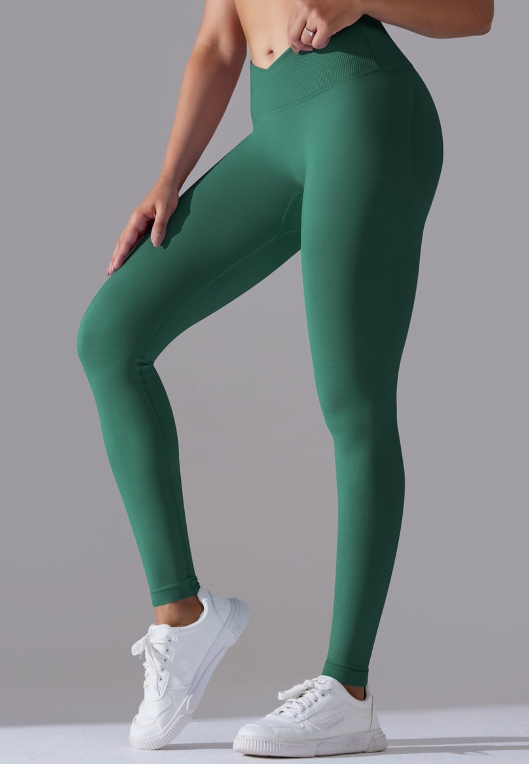 Leggings deportivos con cintura en V y canalé
