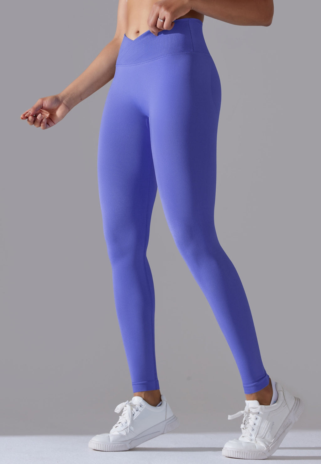Leggings deportivos con cintura en V y canalé