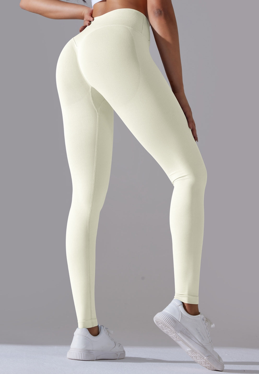 Leggings deportivos con cintura en V y canalé