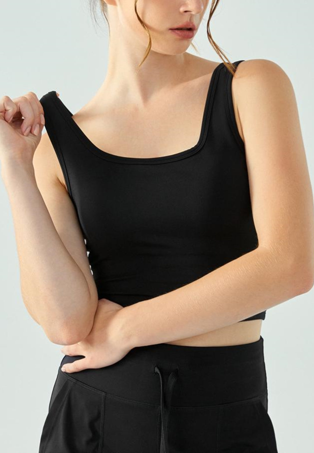 Sujetador deportivo con espalda cruzada para mujer, ajustado, de secado rápido, sin mangas