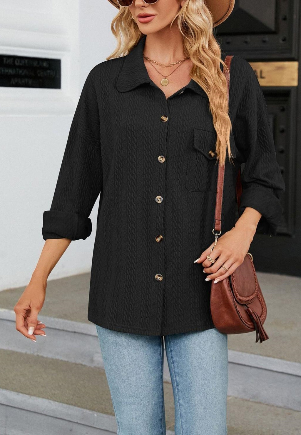 Camisa con botones en el frente y punto cable