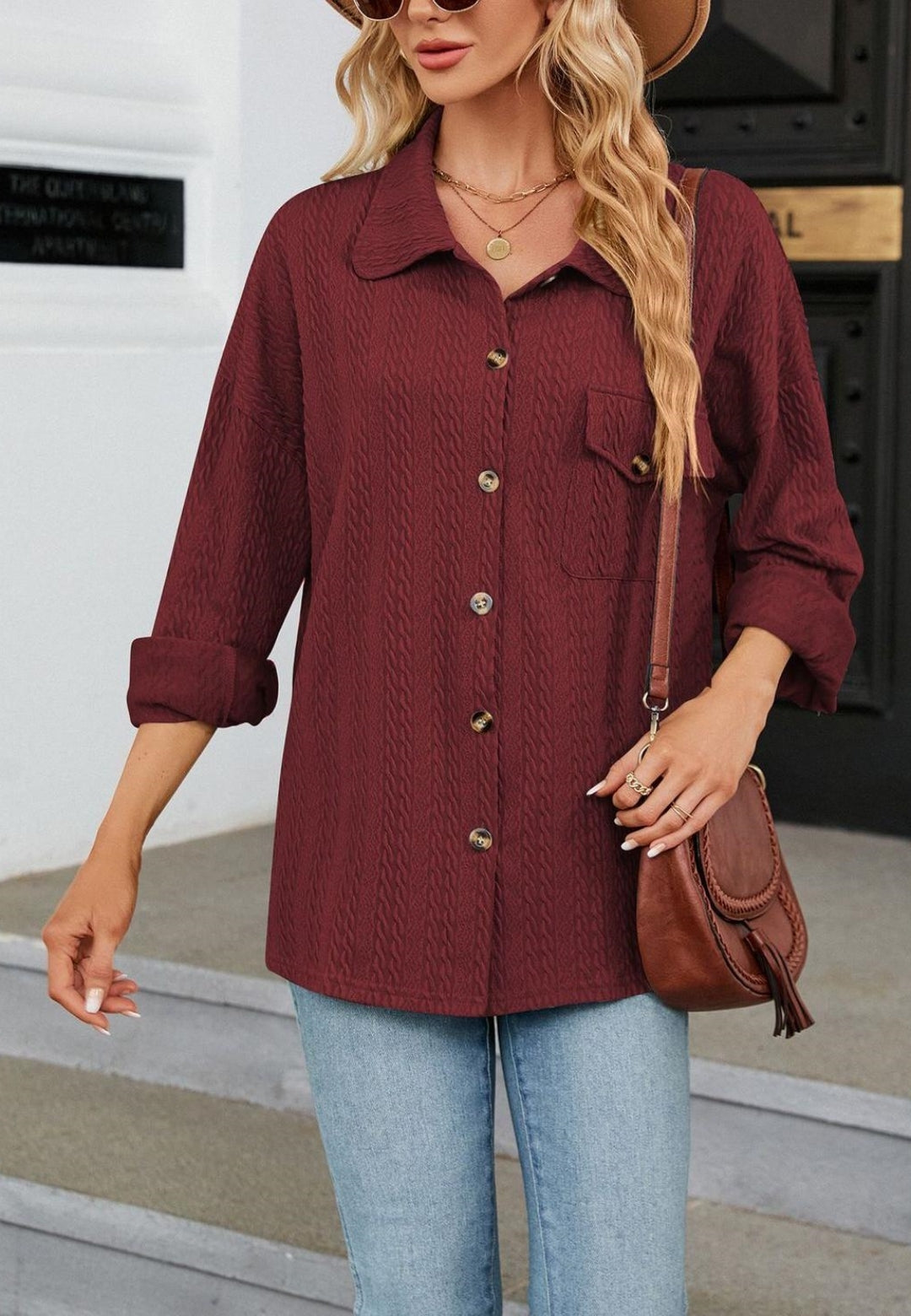 Camisa con botones en el frente y punto cable