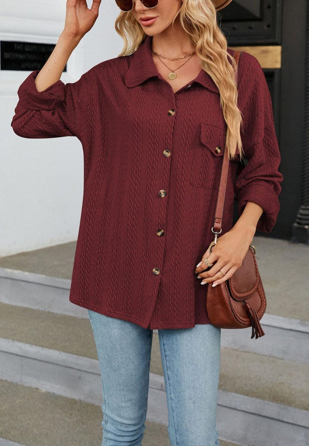 Camisa con botones en el frente y punto cable