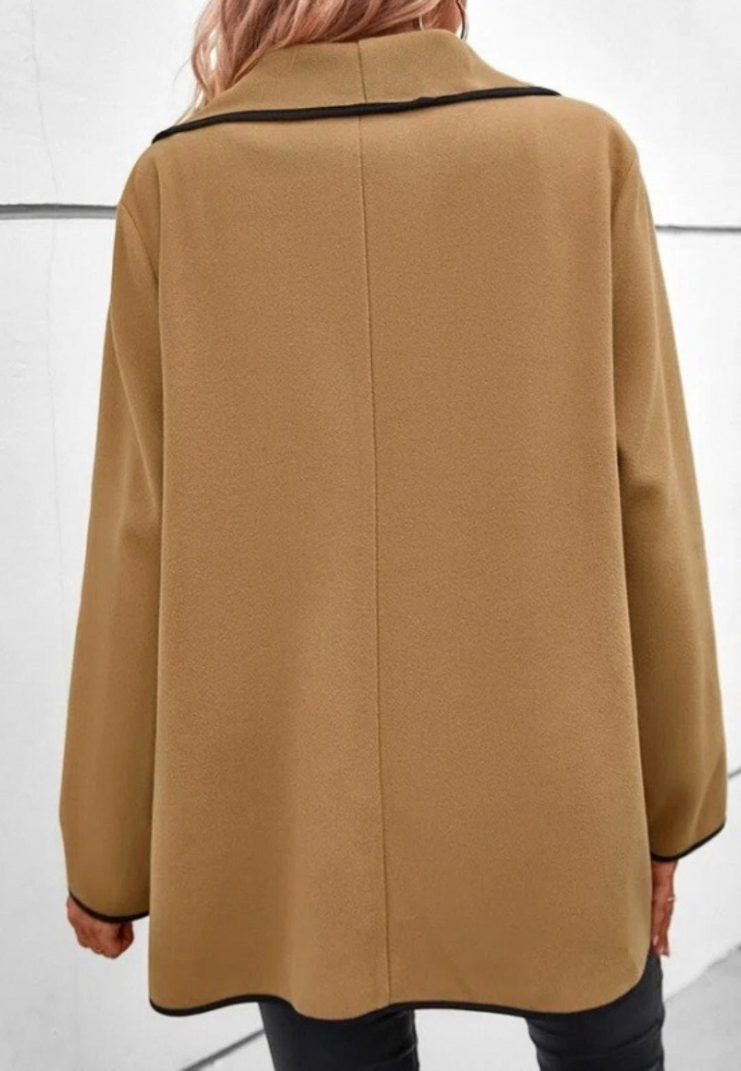 Chaqueta con cuello chal y ribete en contraste