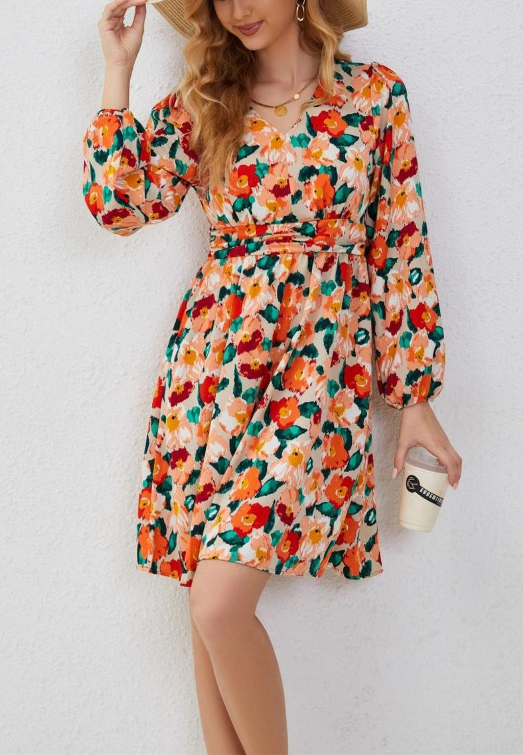 Vestido floral multicolor con escote en V
