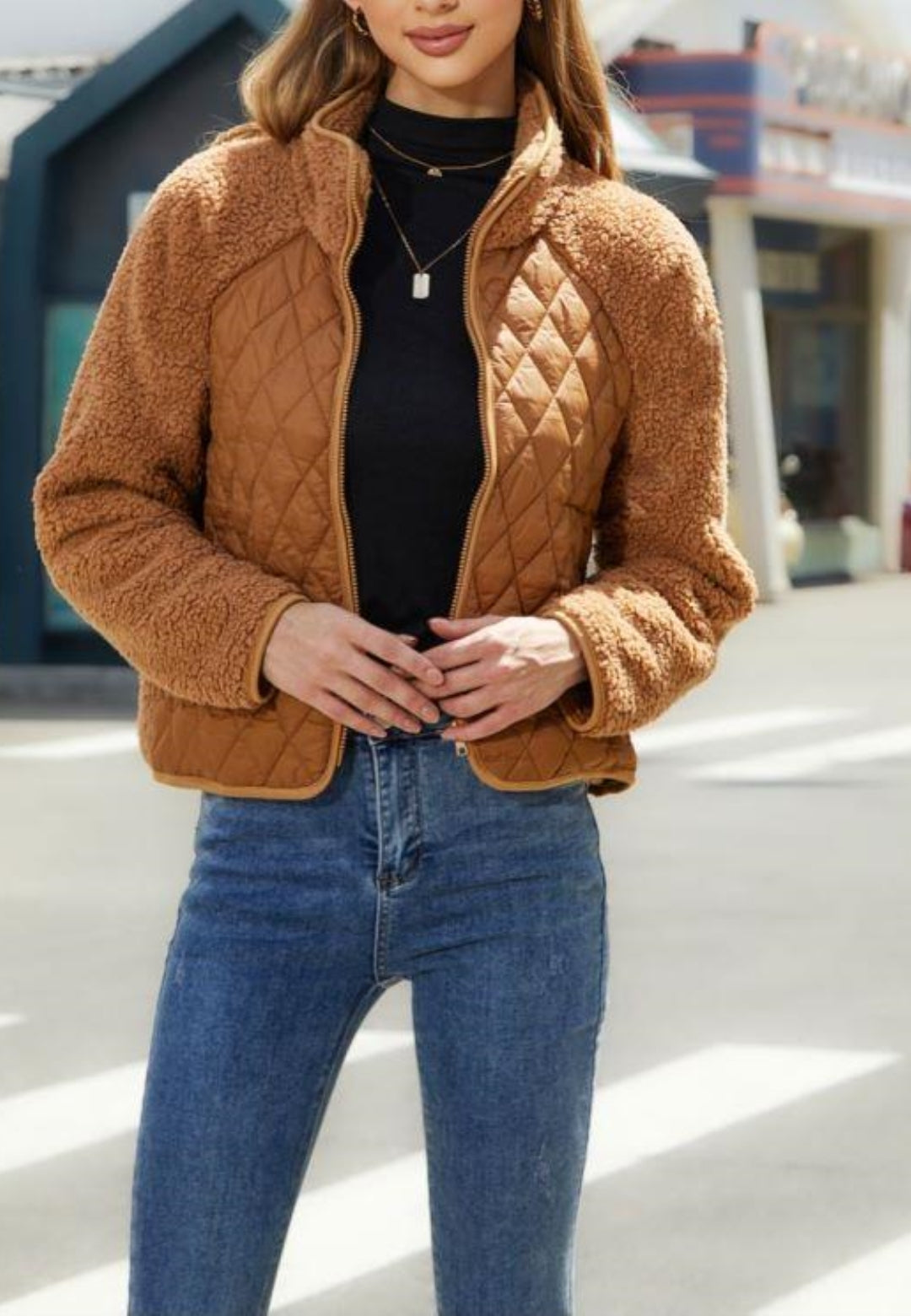 Chaqueta acolchada con detalle de piel de oveja