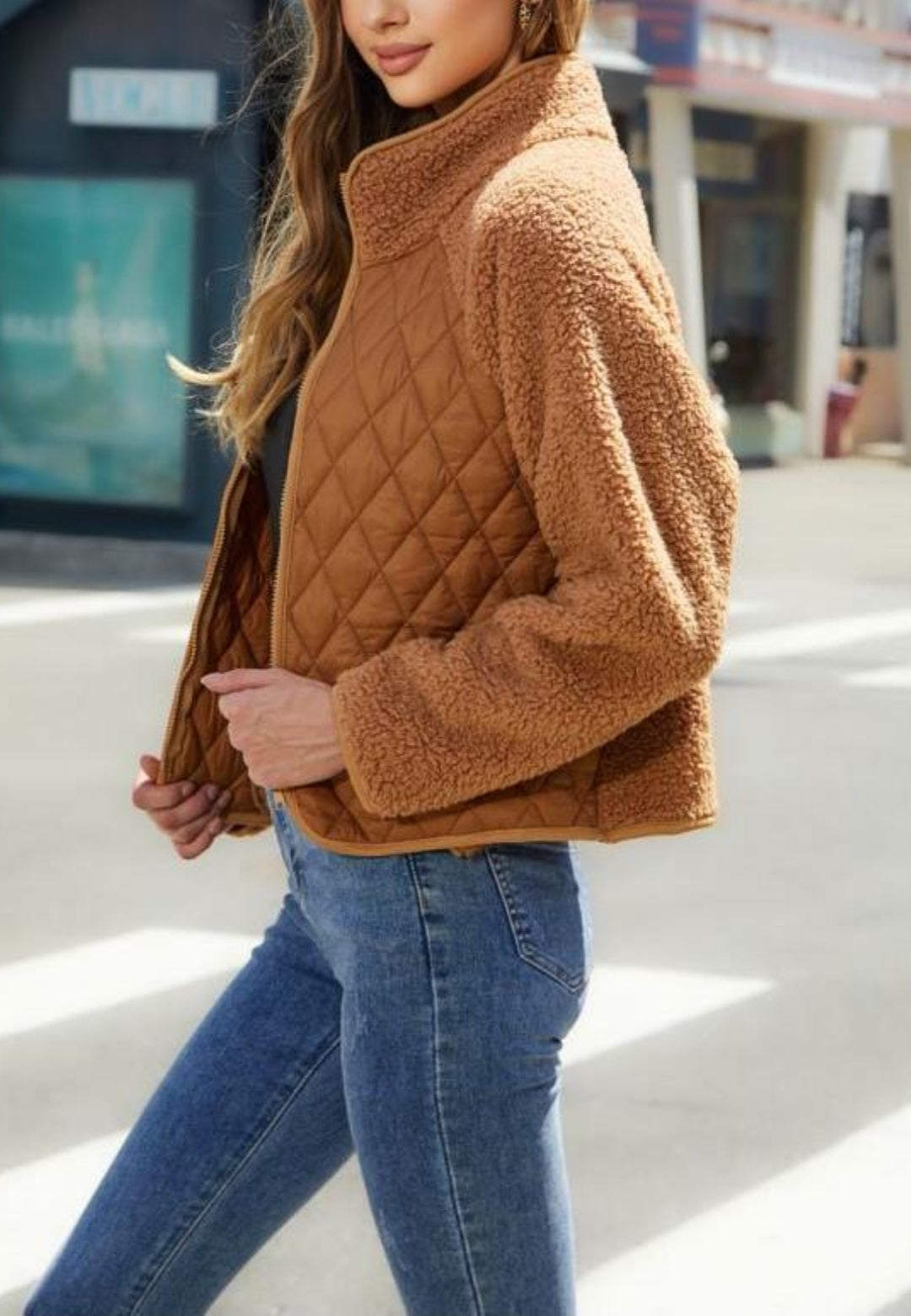 Chaqueta acolchada con detalle de piel de oveja