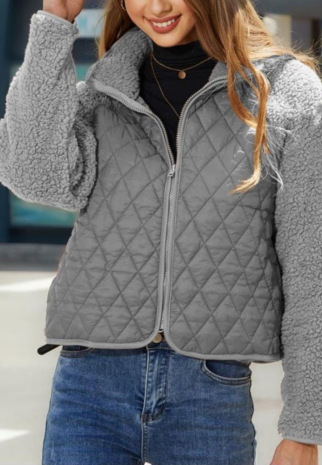 Chaqueta acolchada con detalle de piel de oveja