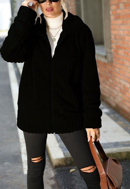 Chaqueta con cremallera y textura de peluche