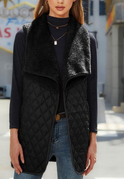 Chaleco acolchado con cuello de peluche