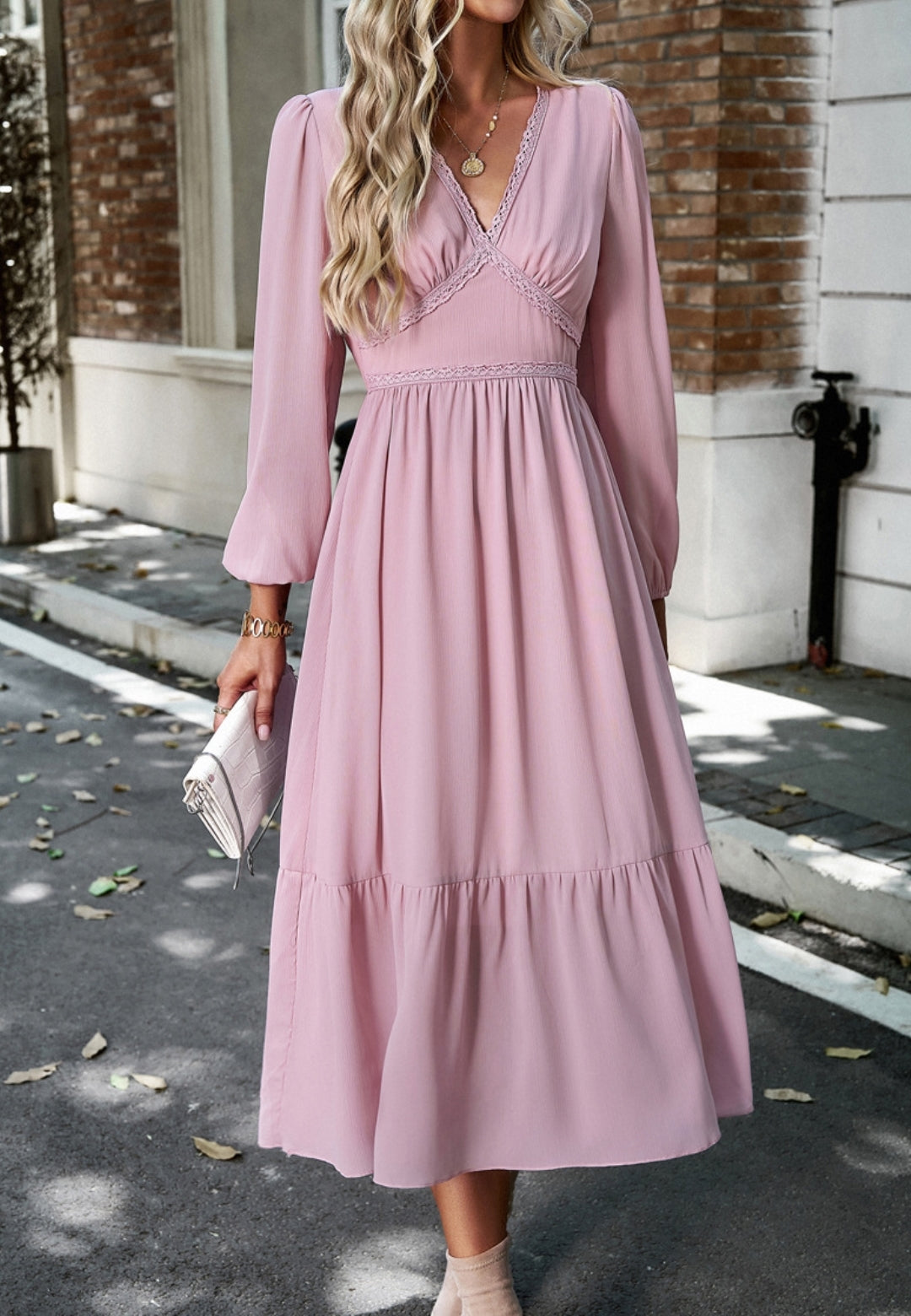 Vestido midi con escote en V y ribete de encaje