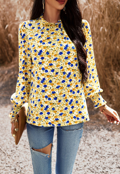 Blusa floral con cuello con volantes