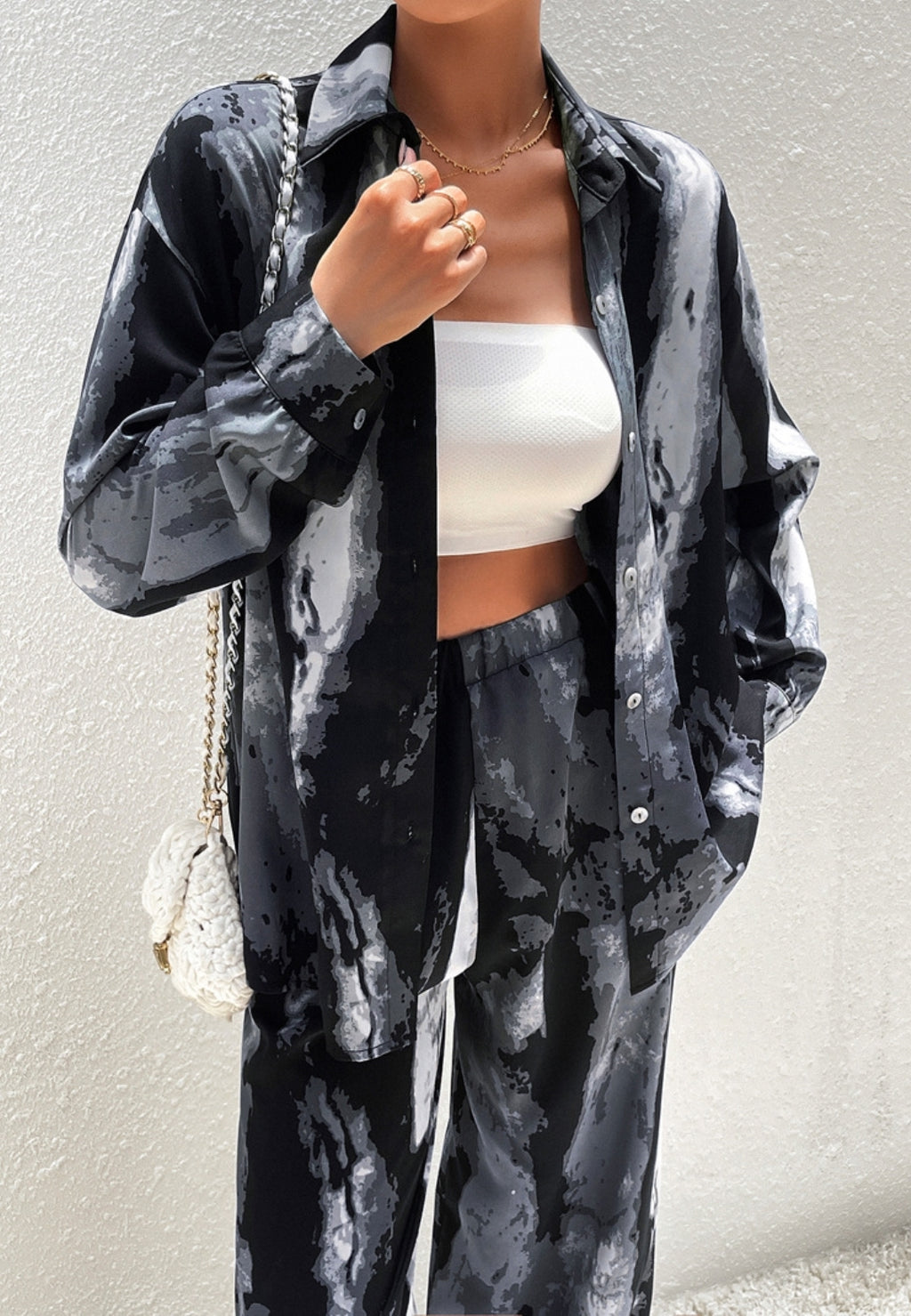 Camisa con botones y estampado abstracto