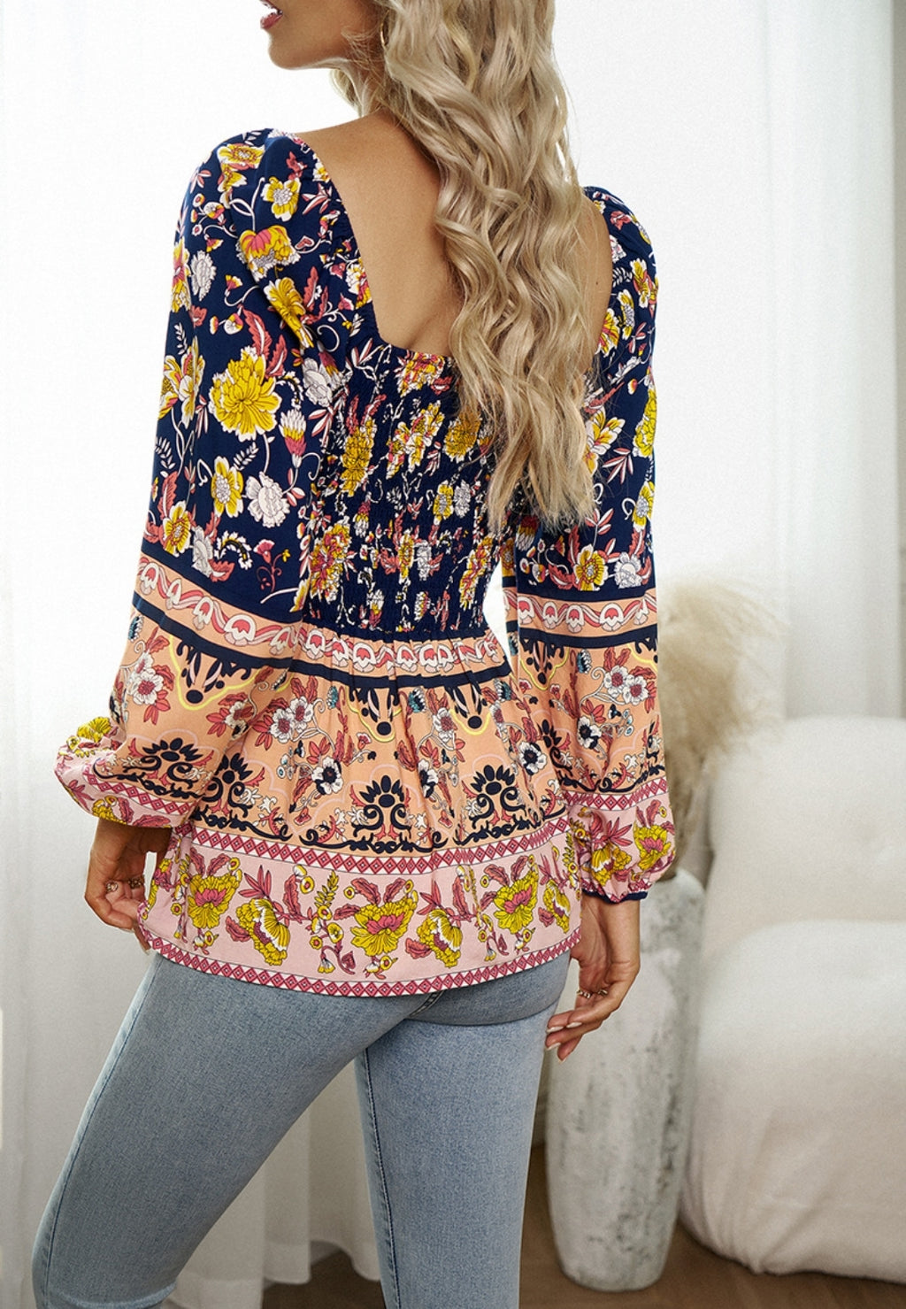 Blusa con hombros descubiertos y estampado floral multicolor