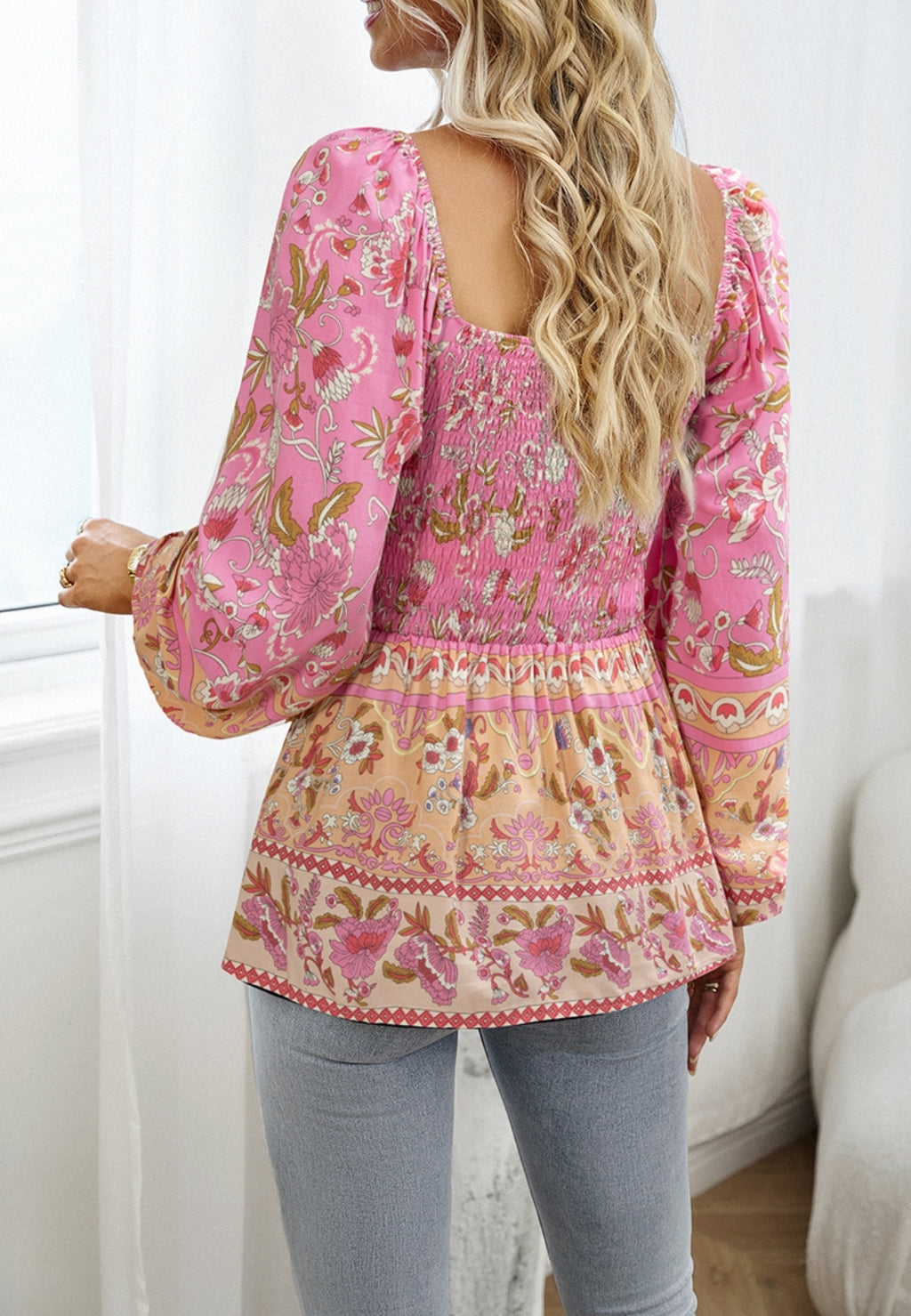 Blusa con hombros descubiertos y estampado floral multicolor