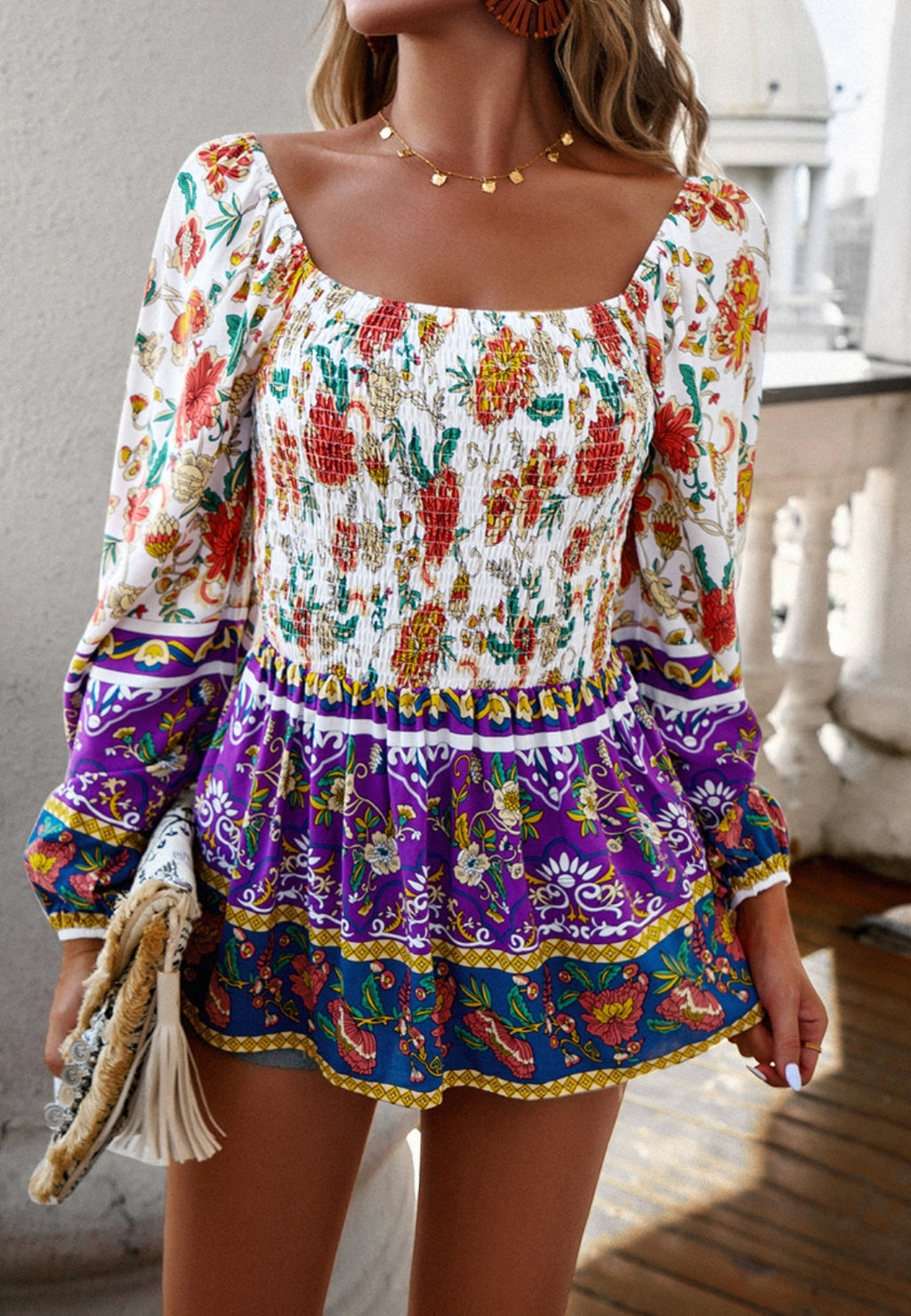 Blusa con hombros descubiertos y estampado floral multicolor