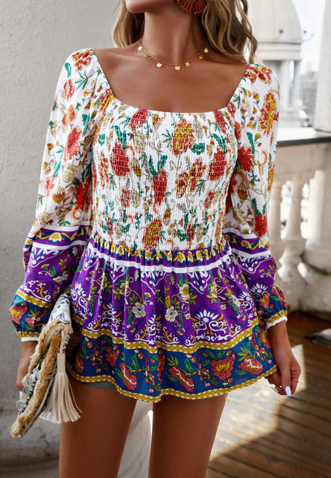 Blusa con hombros descubiertos y estampado floral multicolor