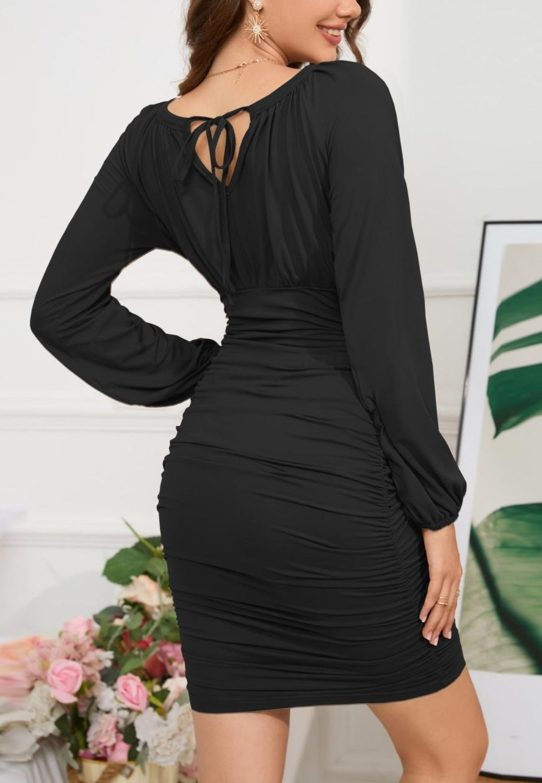 Vestido ajustado con detalle fruncido