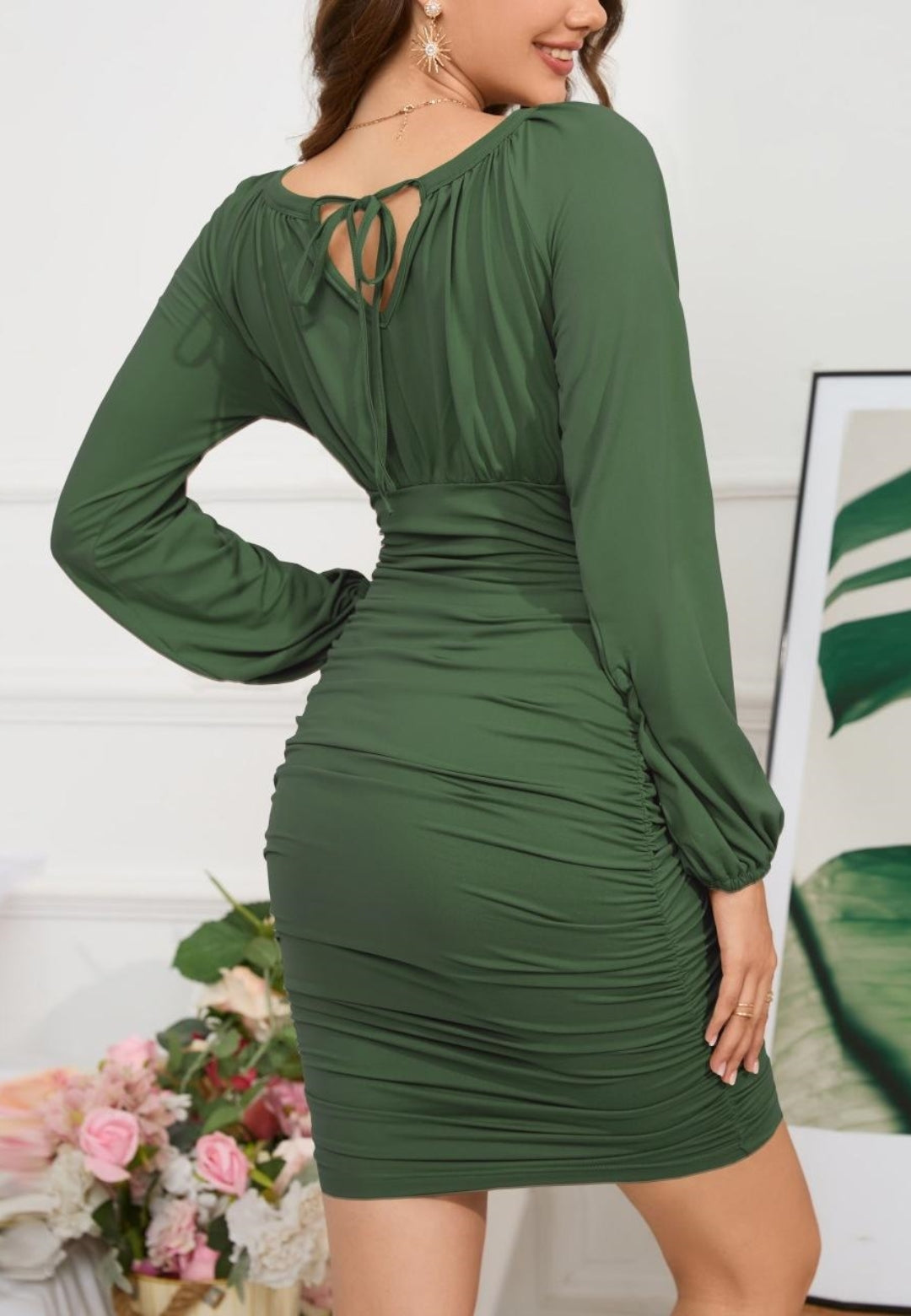 Vestido ajustado con detalle fruncido