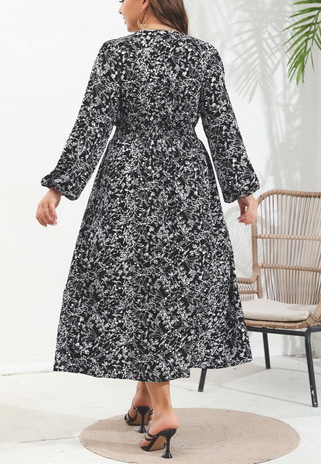 Vestido midi con estampado de hojas