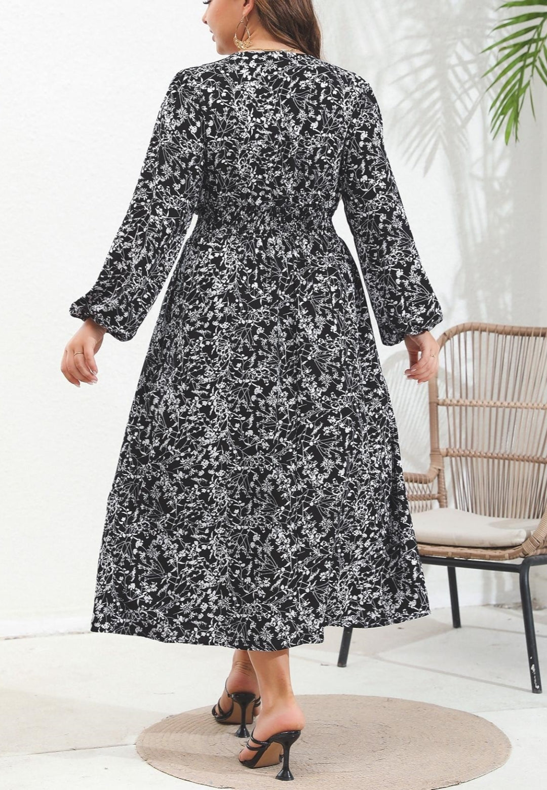 Vestido midi con estampado de hojas